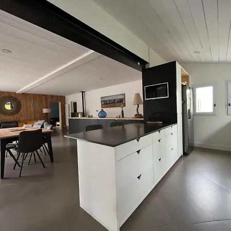 La Passerelle Grande Maison Avec Piscine Chauffee Feriehus Rivedoux-Plage